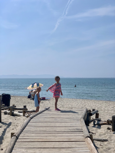 bambine in spiaggia
